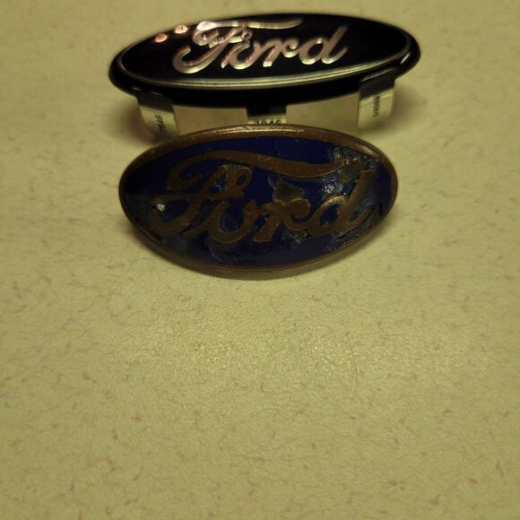 Vtg 1930s Ford Enamel Radiator Hood Grille Blue Oval Fox Company Emblem Badge - Picture 2 of 4